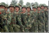 Китайский солдат защитился от лазерных винтовок с помощью риса
