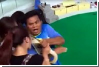 В Таиланде питон укусил за нос пытавшуюся поцеловать его туристку