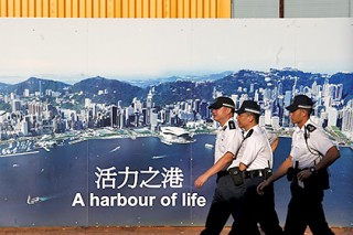 Полиция Гонконга рассказала о телефонной угрозе англоговорящим жителям