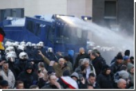Полиция Кельна водометами разогнала участников митинга против исламизации
