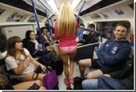 Пассажиры спустились в лондонское метро без штанов