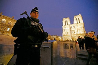 Власти Франции заявили о возможном возвращении в страну 250 боевиков ИГ