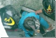Спасатели извлекли из-под руин засыпанного лавиной отеля в Италии двух человек