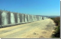 Турция достроила бетонную стену на границе с Сирией и Ираком