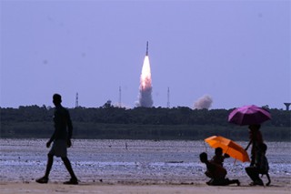 Индия запустит одновременно сотню спутников