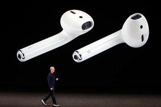 AirPods  Apple     