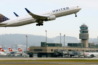 Самолет United Airlines вынужденно приземлился из-за переполненных туалетов