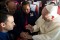 Папа Римский обвенчал пару на борту самолета