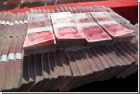 Китайский бизнесмен построил в офисе форт из банкнот