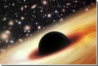 Астрономы обнаружили гигантскую черную дыру времен ранней Вселенной
