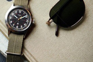 Timex обеспечит мужчин военными часами
