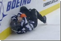 Шайба попала в лицо судье после броска Овечкина в матче НХЛ