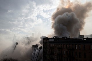 В Нью-Йорке при взрыве и последовавшем пожаре пострадали 19 человек