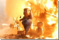 В Испании на фестивале сожгли чучело строящего стену Трампа
