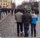 В Харькове сепаратисты напали на автобусы с правоохранителями. Видео