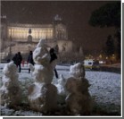 Европу засыпало снегом. Видео