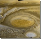 Сильнейший ураган бушует на Сатурне. Уникальное фото, видео