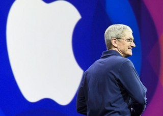 Bloomberg: Apple    Apple Music