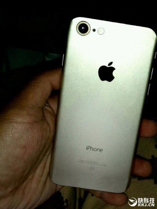  ,   iPhone 7.  ?