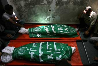 Израильские моряки убили шестерых и ранили еще 35 палестинцев