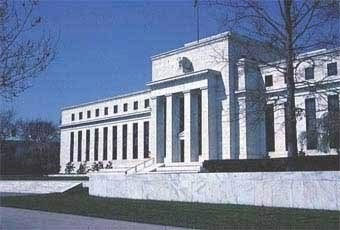 ФРС США в семнадцатый раз подняла учетную ставку