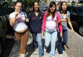 В американской школе забеременели 17 учениц
