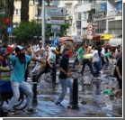 В Стамбуле - новое побоище с газом и водометами, задержаны сотни людей
