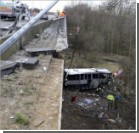 В Черногории автобус с туристами упал с моста в пропасть. Фото. Видео