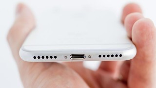 iPhone 7    3,5-  EarPods  Lightning-