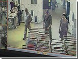 В омском гипермаркете у инкассаторов отобрали деньги и пистолет