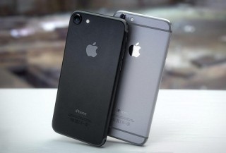   iPhone 7   Space Black    Home