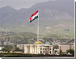 В Душанбе установили самый высокий в мире флагшток