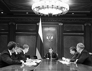 Медведев: Это ослабление авторитета нашей страны