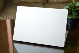   Xiaomi Mi Notebook Air:     MacBook Air []