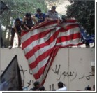 У посольства США в Каире вспыхнули столкновения