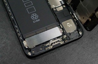   iPhone 7 Plus:   ,   Taptic Engine,   