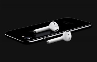 AirPods: ,        Apple