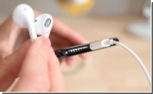 Apple     Lightning- EarPods    