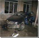 Под Луганском водитель протаранил  дом, трое погибли