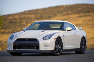  Nissan GT-R 2014