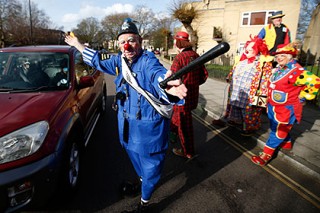 Россиян в Британии предупредили об атаках клоунов-убийц