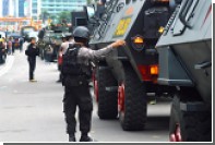 В Джакарте сторонник ИГ напал с ножом на полицейских