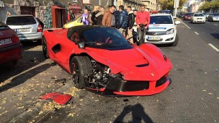   :    Ferrari