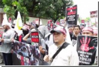 В Джакарте сотни активистов вышли на акцию протеста против притеснения рохинджа