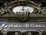 Unicredit  900     