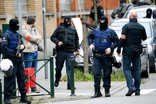 Десятому подозреваемому по делу о парижских терактах предъявлены обвинения