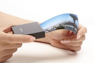 Apple      Samsung  LG   OLED-  iPhone